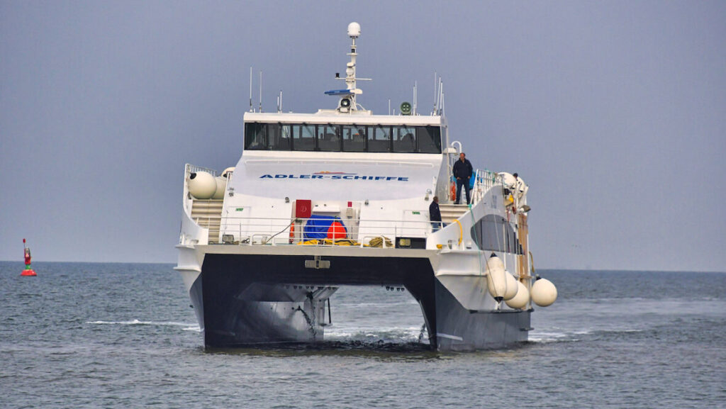 katamaran segeln hooksiel