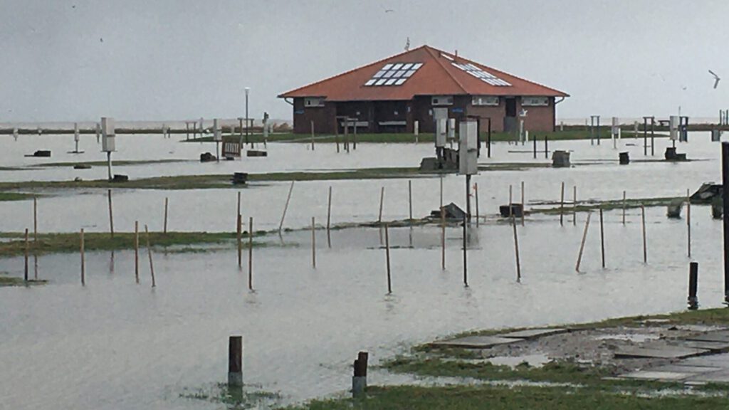 Campingplatz Hooksiel unter Wasser