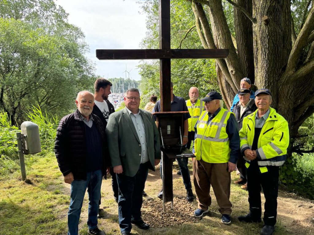 Gipfelkreuz in Hooksiel eingeweiht