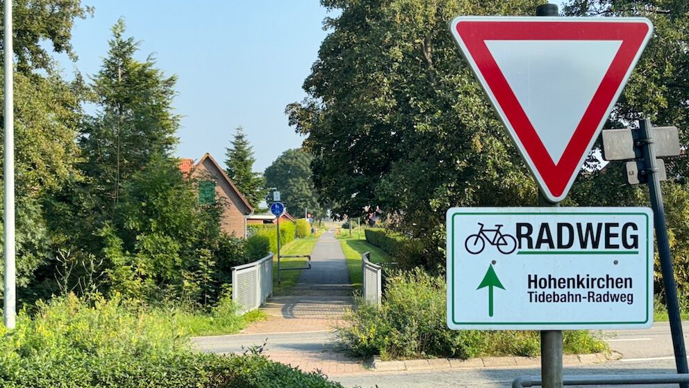 Radweg auf der Tidebahnstrecke