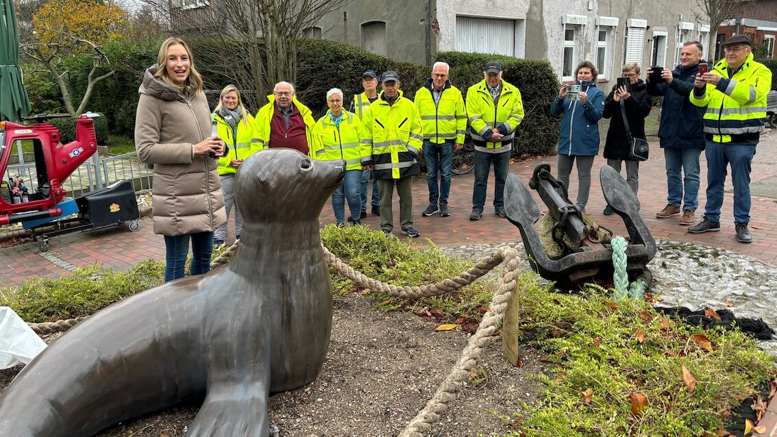 Larissa Strangmenn rauft Seehund