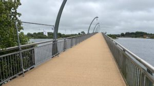 Panoramabrücke übers Wangermeer