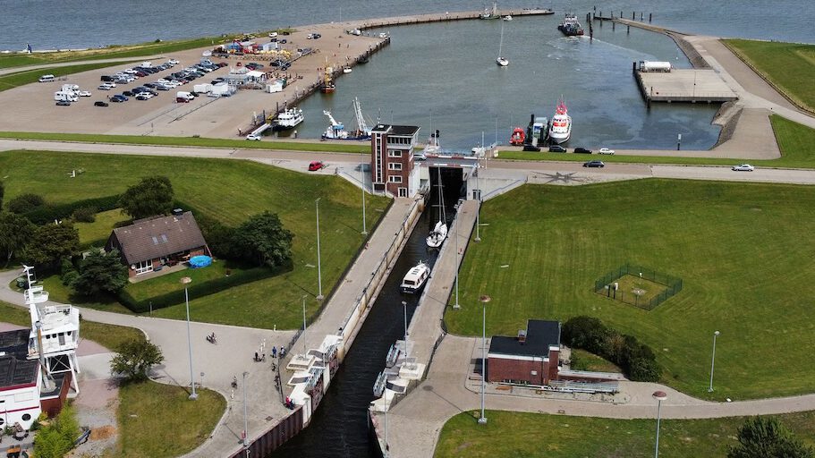 Schleuse Hooksiel Foto NPorts